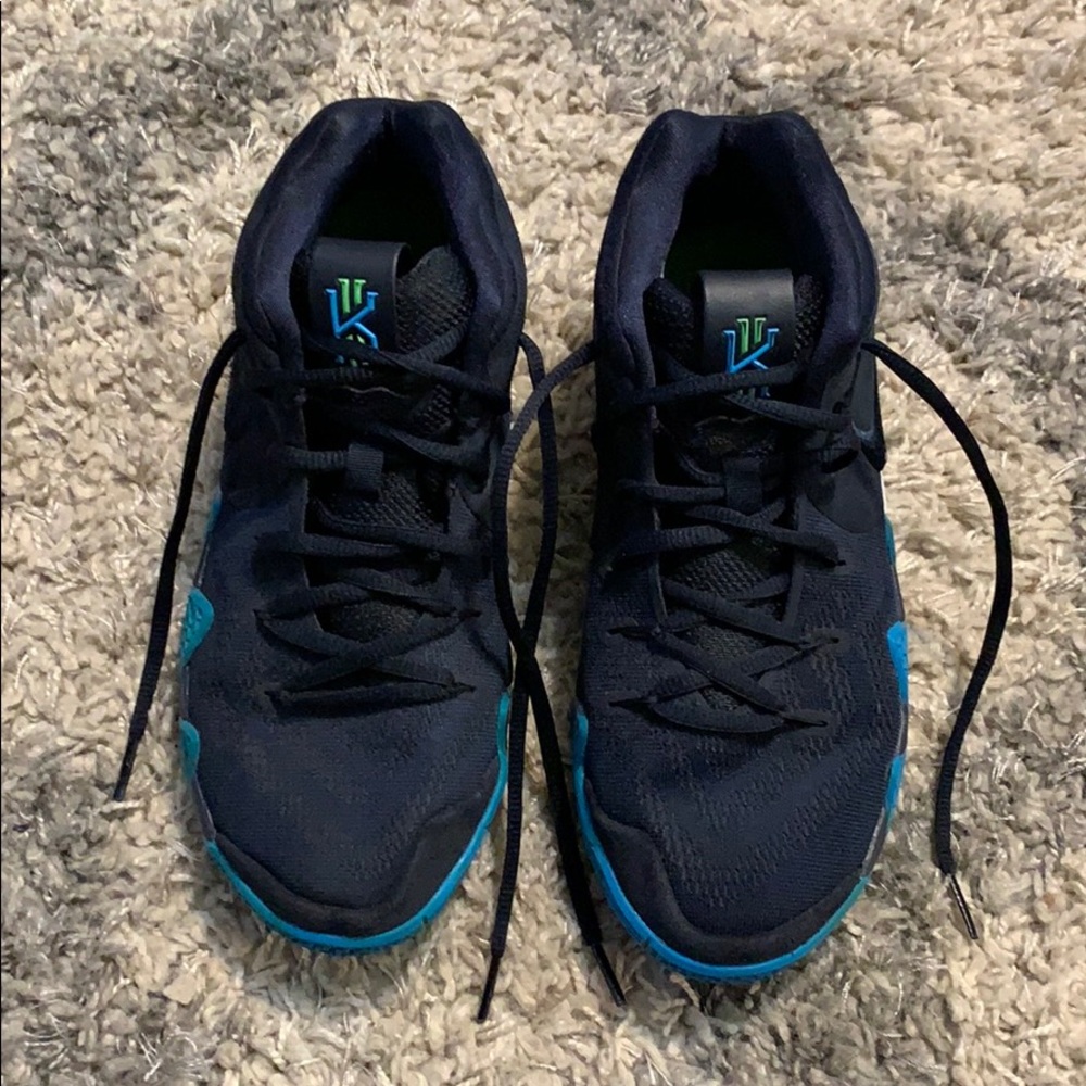 Nike Kyrie 4 “Dark Obsidian” Boys Basketball Shoe